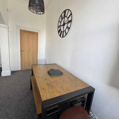 Spacious Victorian Birkdale Apartment With Garden Southport Dış mekan fotoğraf